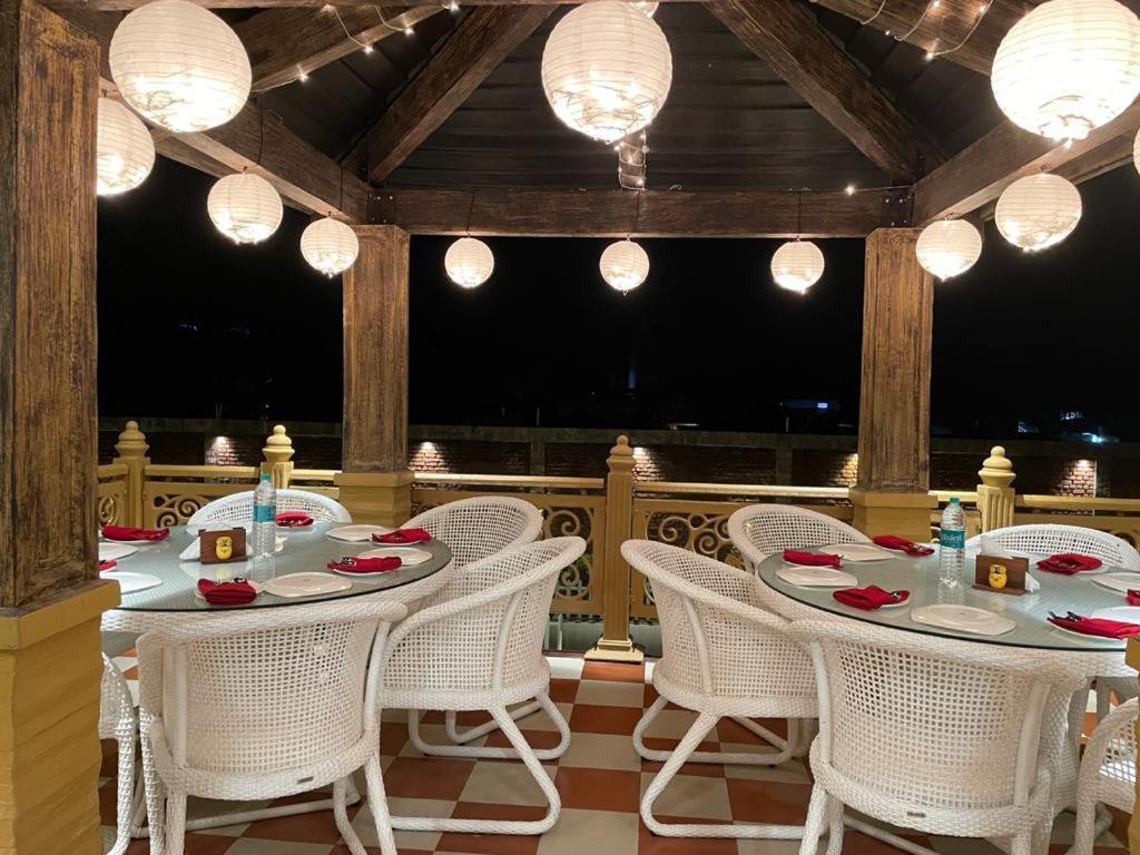 Yashmay Villa Club & Resort Gonda Exterior photo
